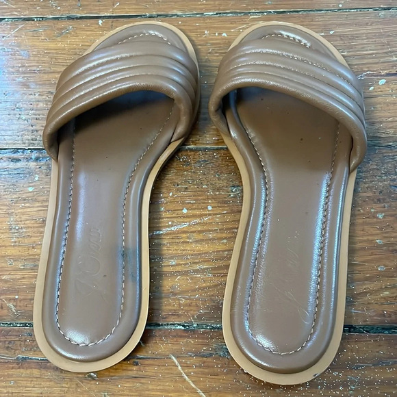 J.Crew Sandals Puffy Leather Slip On Flip Flop Shoes Size 7 Brown - Picture 2 of 4